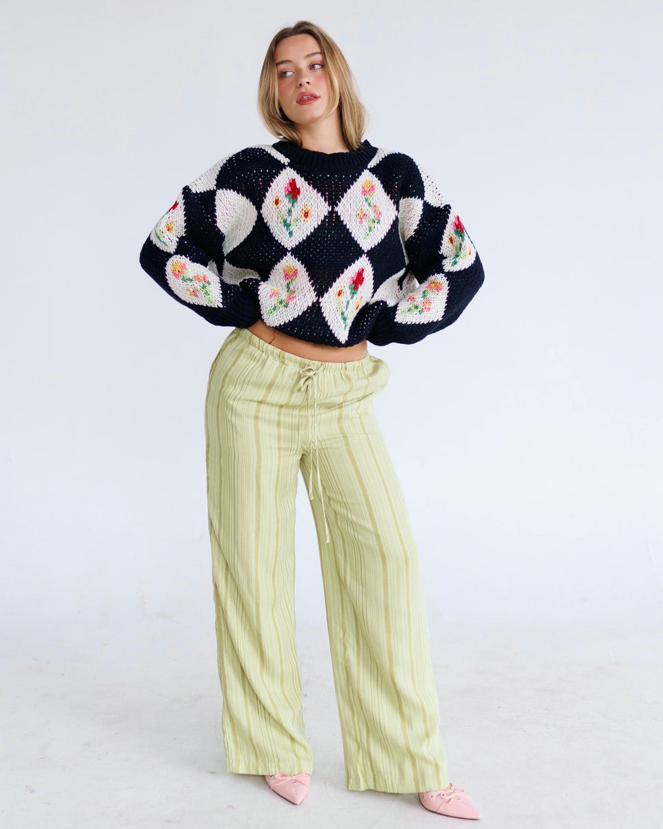 Diamond Floral Sweater | Black – Noelani The Label